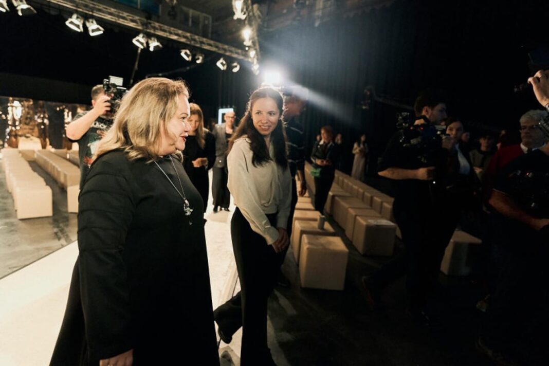 Prima-Doamna-participa-la-Romanian-Creative-Week-E2809ETinerii-creativi-au-nevoie-de-incredere-si-sprijin